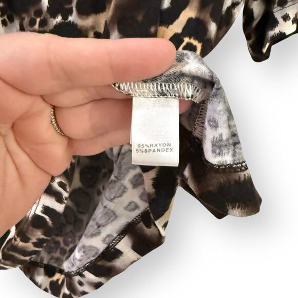 St. John Leopard Print Short Sleeve T-Shirt Blouse Embellished Womens XL Stretch - Picture 5 of 10
